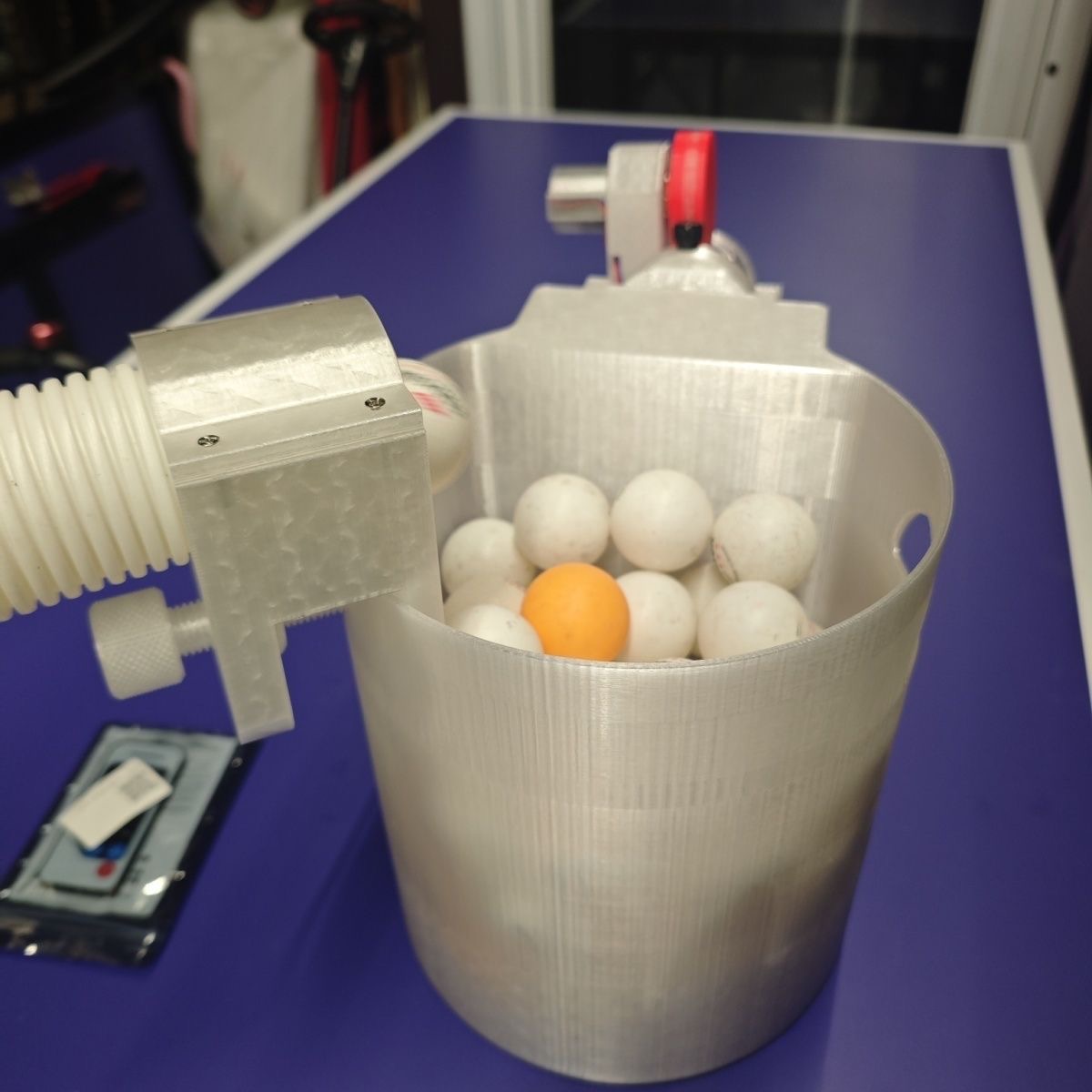 自動卓球ローディングマシン大容量ピンポンマシンポータブルボー - Table Tennis Gun のレビューと価格